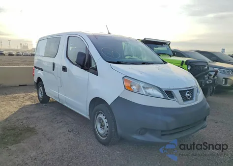 2015 Nissan Nv200 2.5S z USA, uszkodzony, nr VIN 3N6CM0KN2FK727763